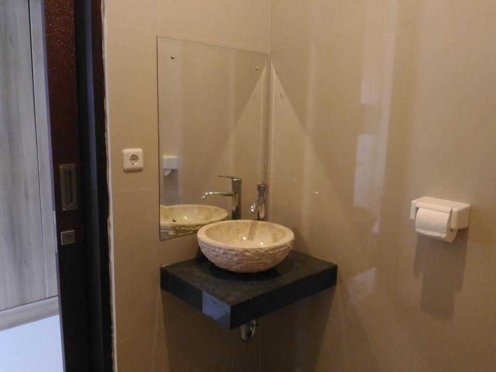 Guest House Reisya Нуса Дуа Екстериор снимка
