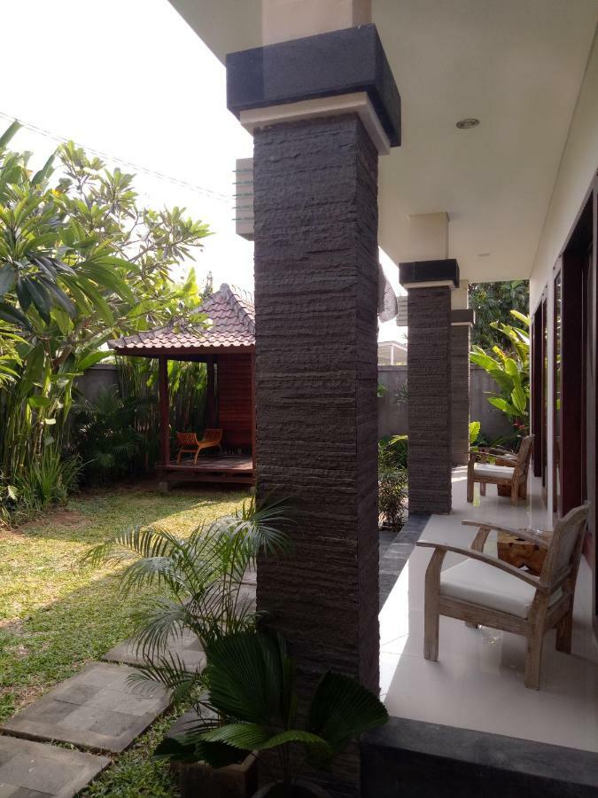 Guest House Reisya Нуса Дуа Екстериор снимка